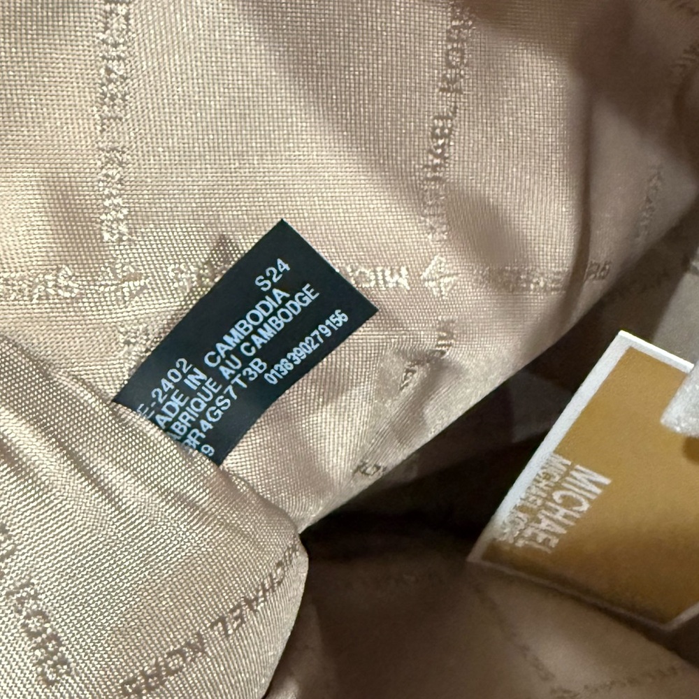 Michael Kors Savannah Large Saffiano Leather Tote NWT - Picture 8 of 11